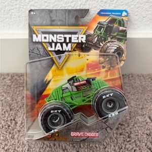 Monster Jam Series 44 Grave Digger Training Truck Monster Truck 1:64 scale 2025